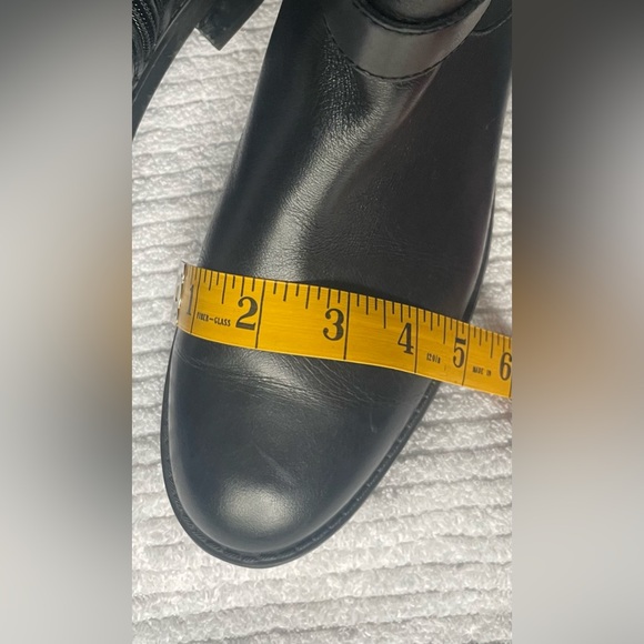 Blondo women's tall leather boots, low heel. - Picture 13 of 13